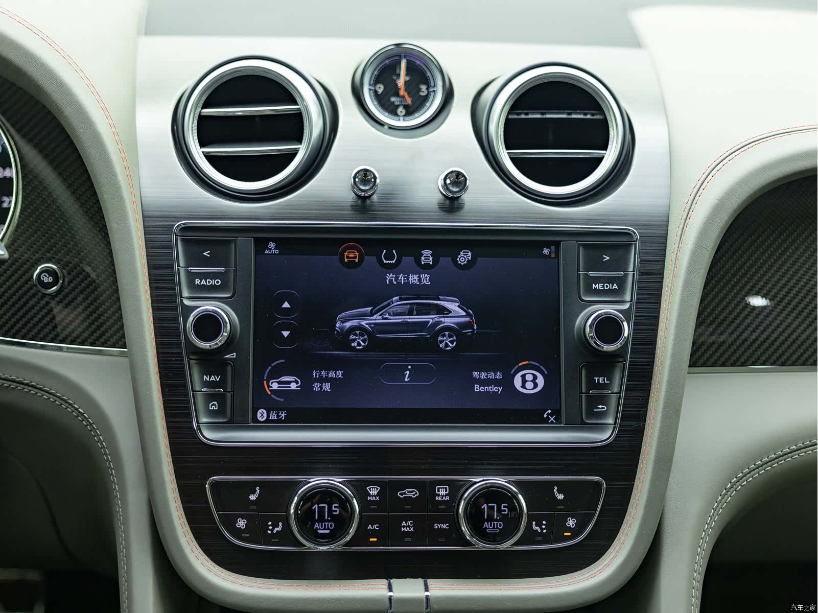 Bentley Bentayga, 2018 9