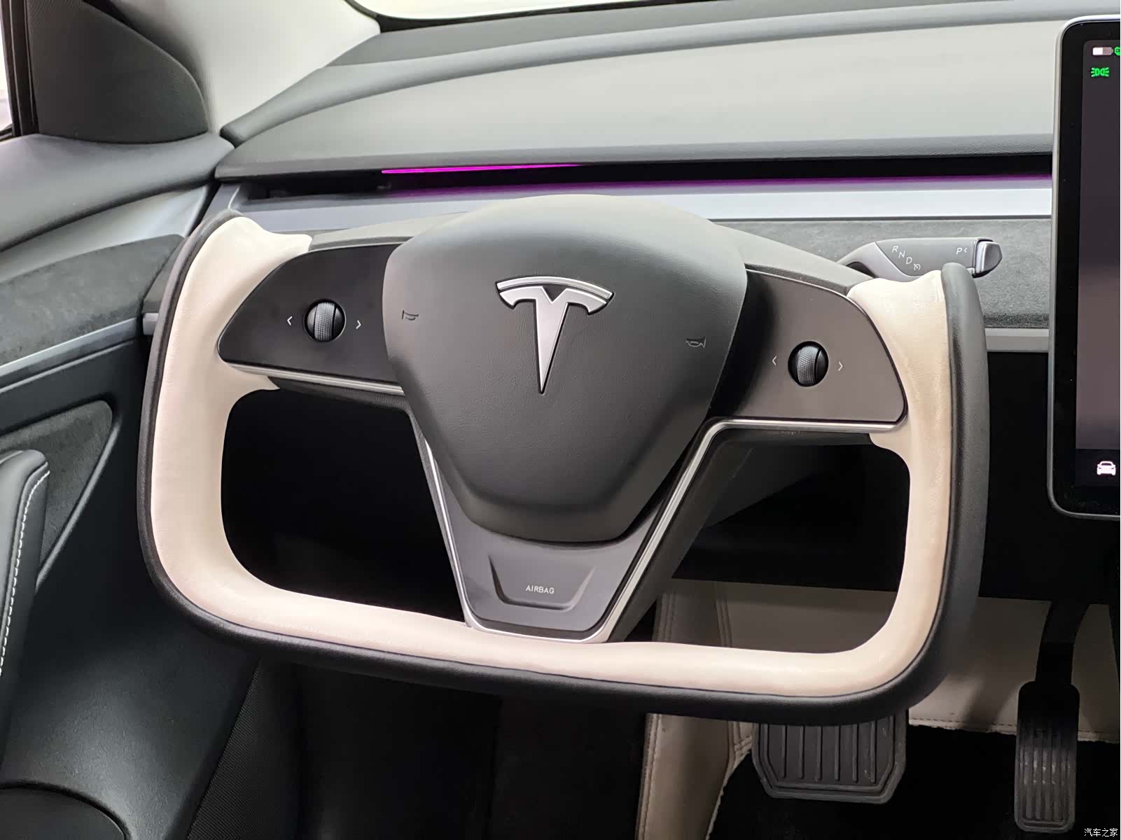 Tesla Model 3, 2023 26
