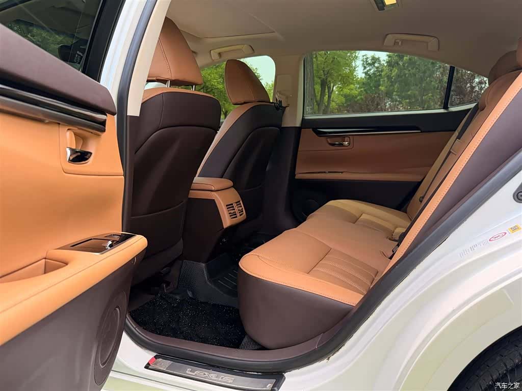 Lexus ES, 2016 8