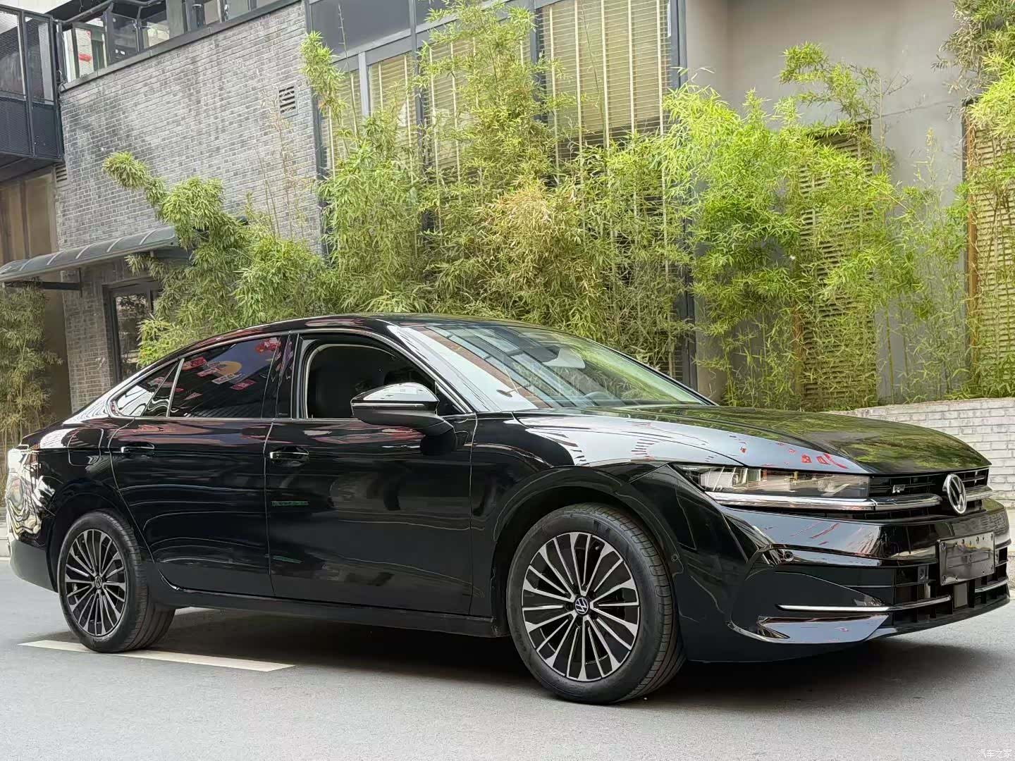 Volkswagen Magotan, 2025 3