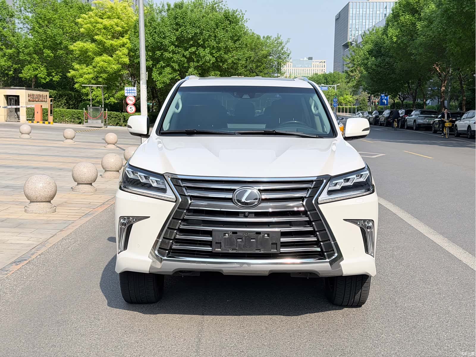 Lexus LX, 2019 2