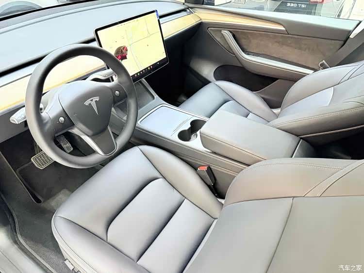 Tesla Model Y, 2023 9