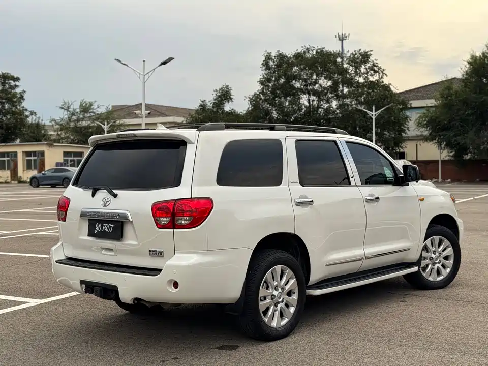 Toyota Sequoia