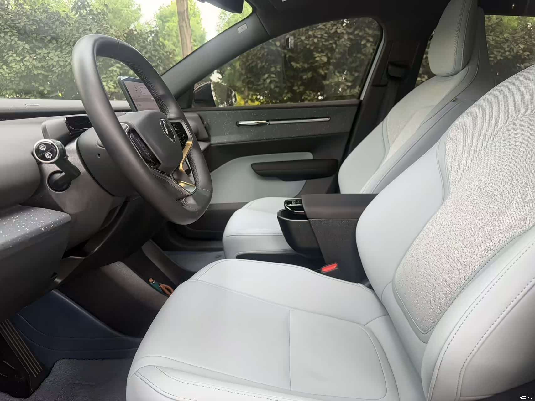 Volvo EX30, 2024 9