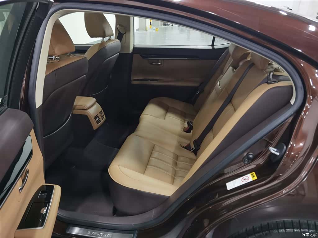 Lexus ES, 2015 15