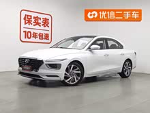 ͼ 2021 1.8L CVT LUX