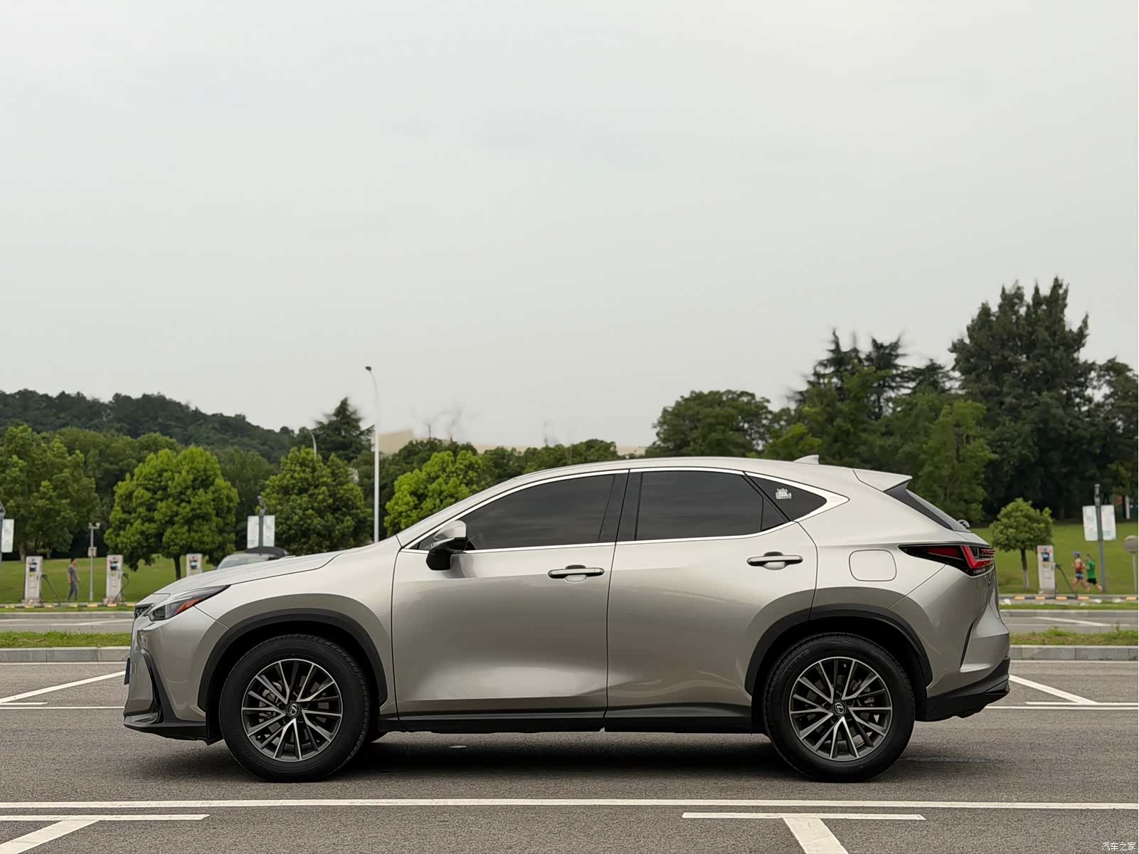 Lexus NX, 2022 4