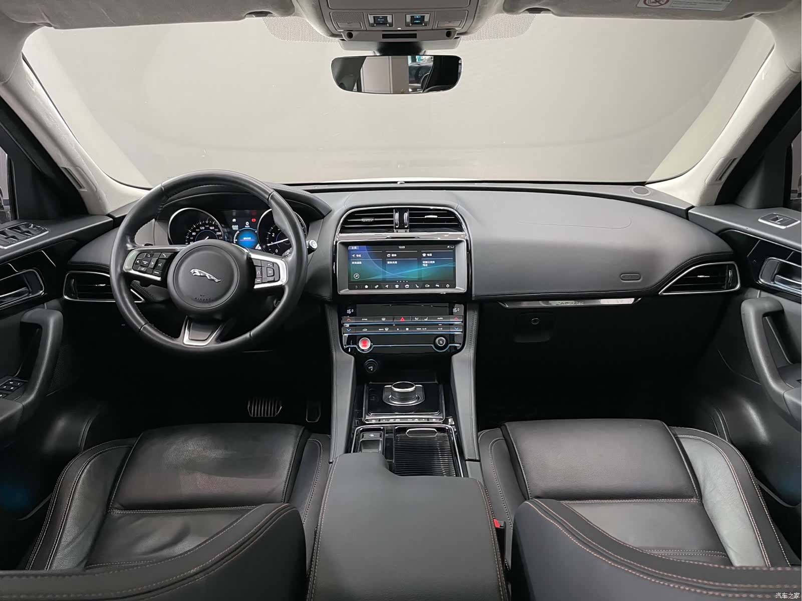 Jaguar F-PACE, 2019 10