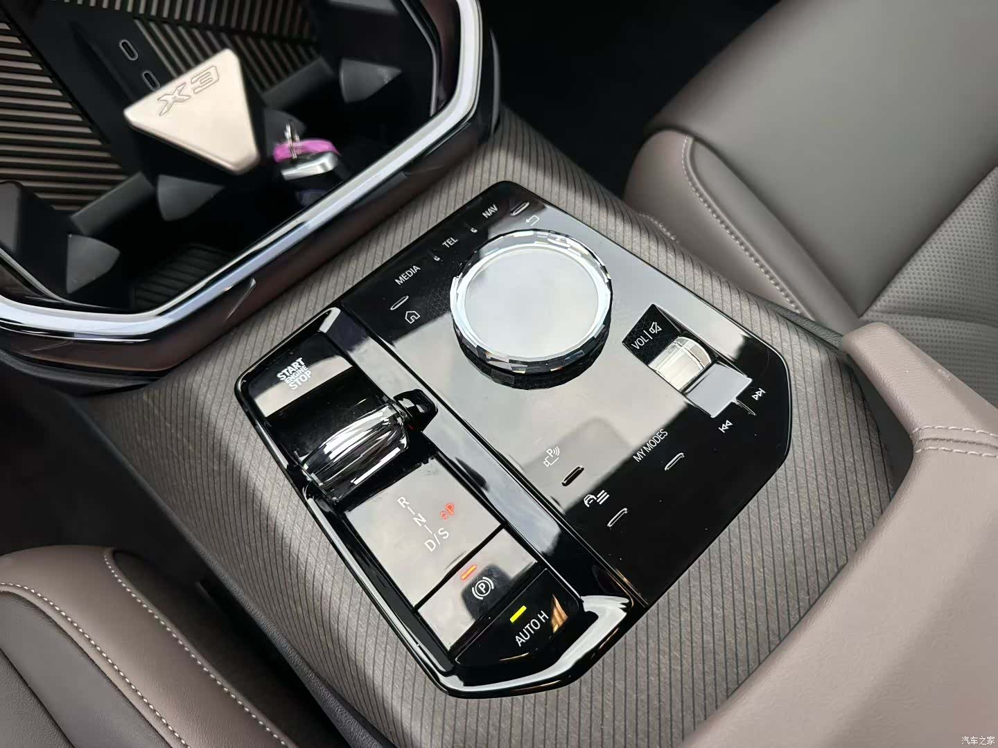 BMW X3, 2025 все фото