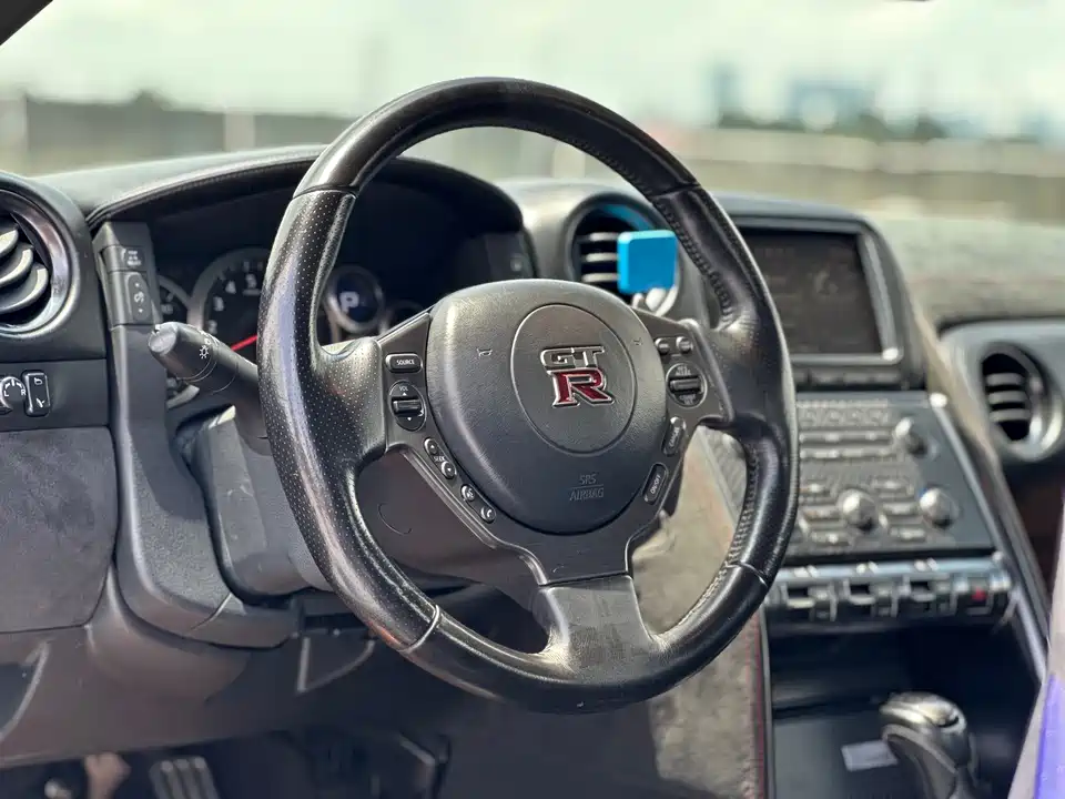 Nissan GT-R