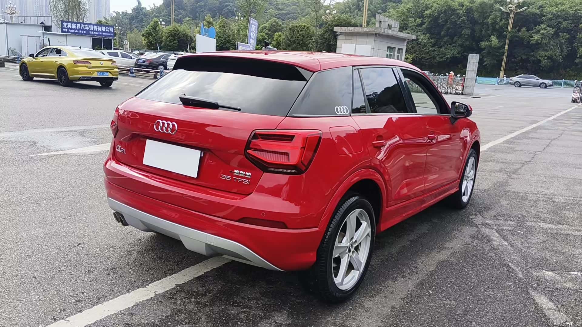 Audi Q2L, 2019 9