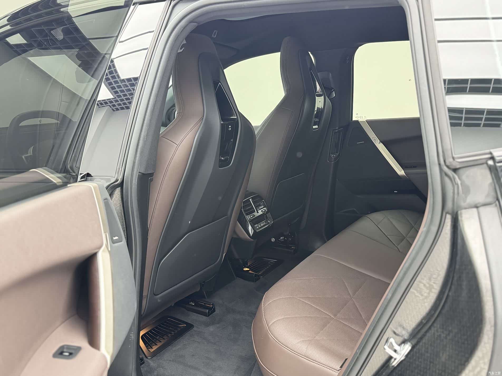 BMW iX, 2024 6