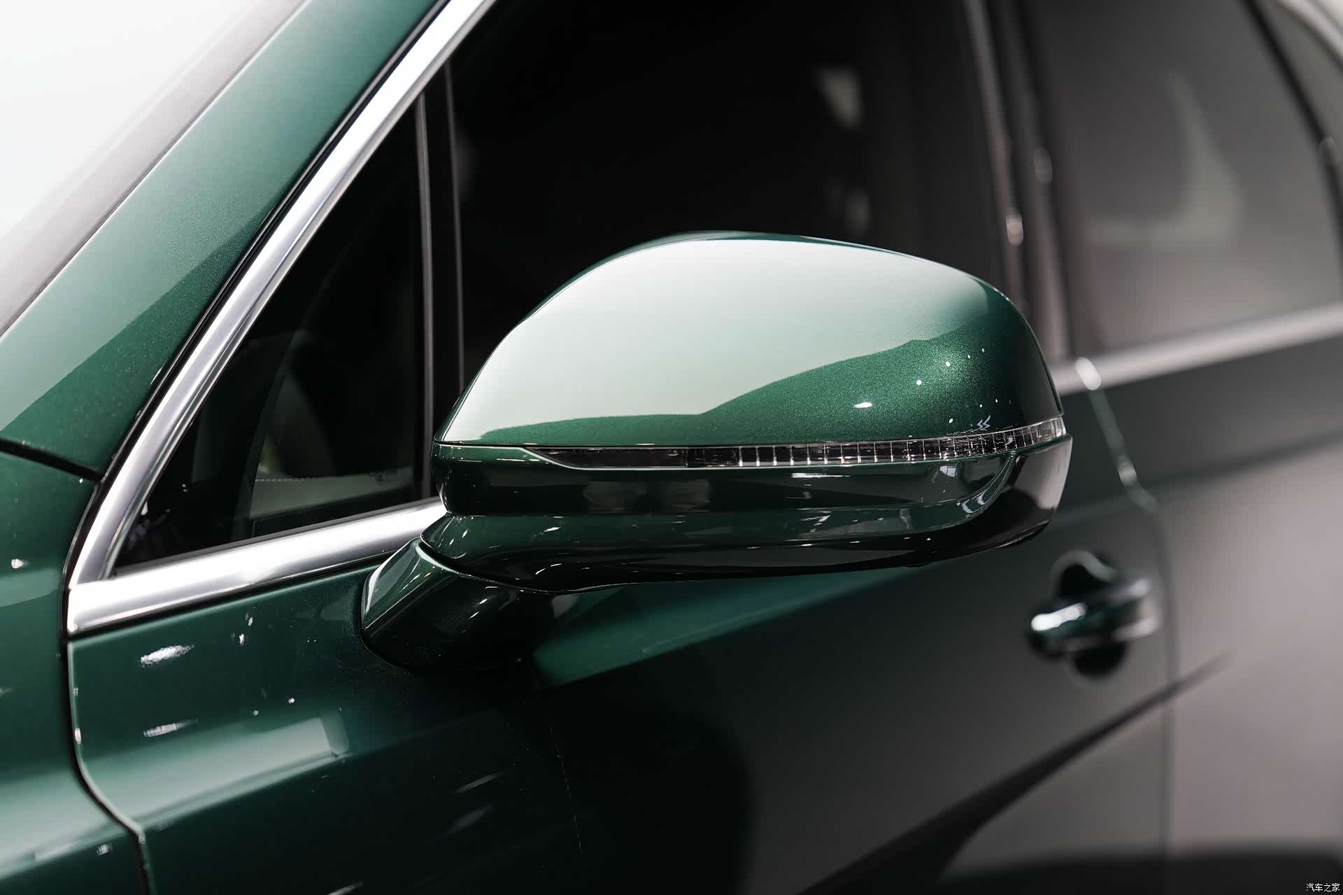 Bentley Bentayga, 2021 6