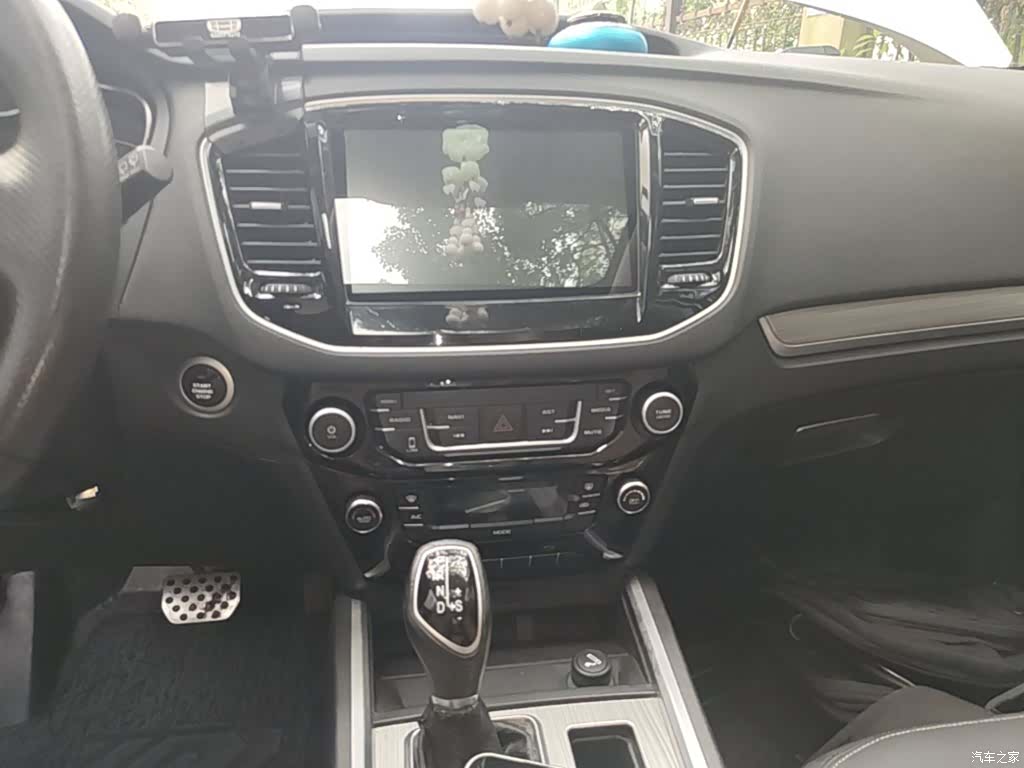 Geely X6, 2017 13
