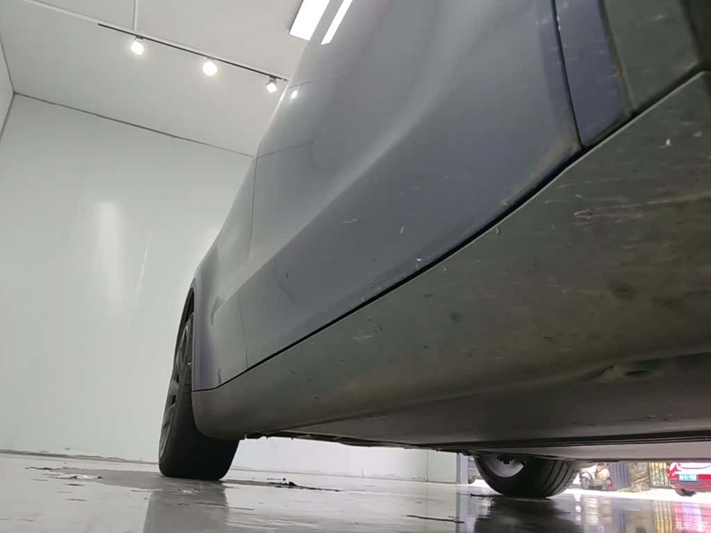 Tesla Model Y, 2023 21