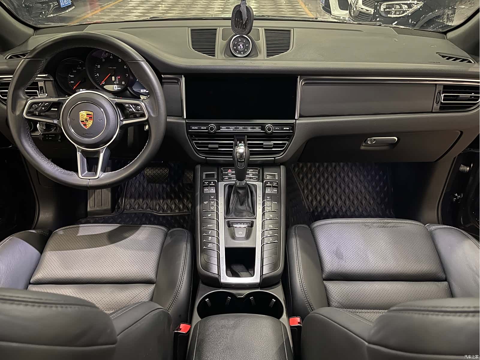 Porsche Macan, 2021 10