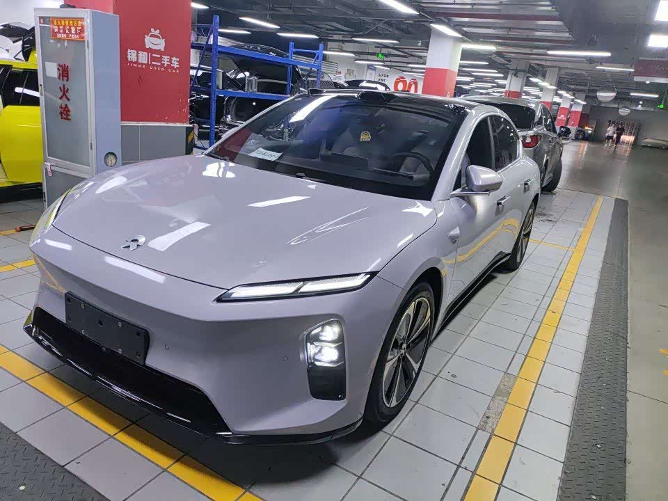 NIO ET5