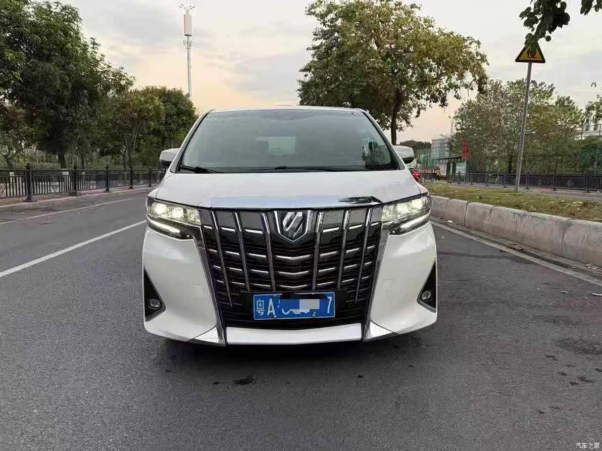 Toyota Alphard, 2019 все фото