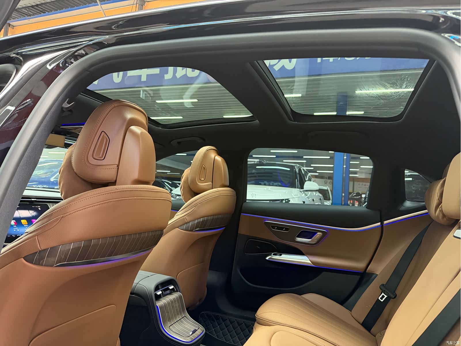 Mercedes-Benz E-Class, 2024 18
