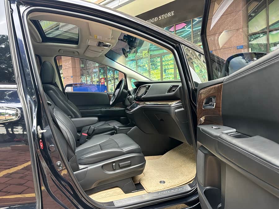 Honda Odyssey 2018, фото 10