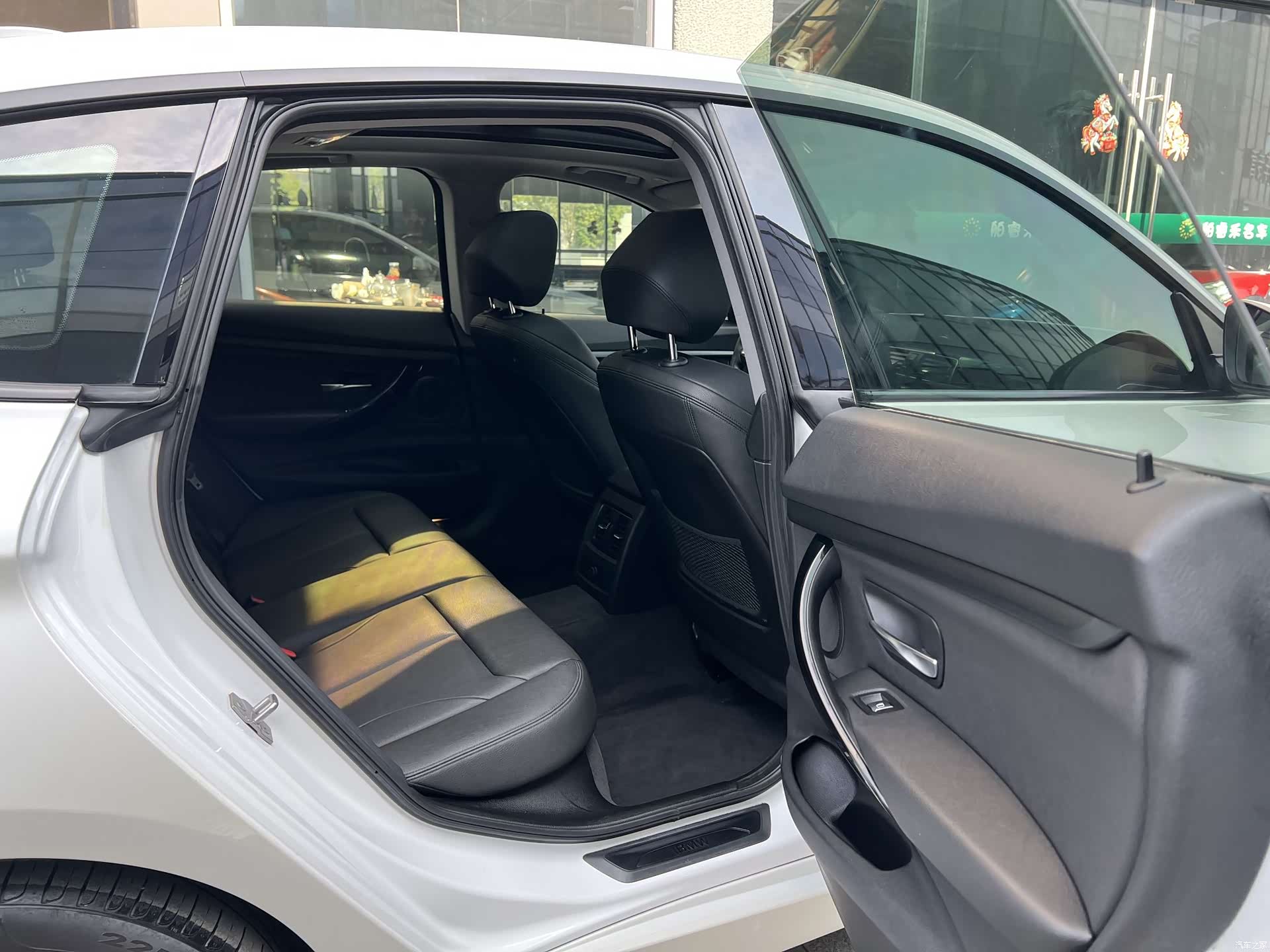 BMW 3 Series, 2018 21