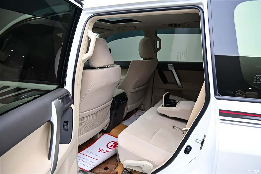 Toyota Prado, 2024 13