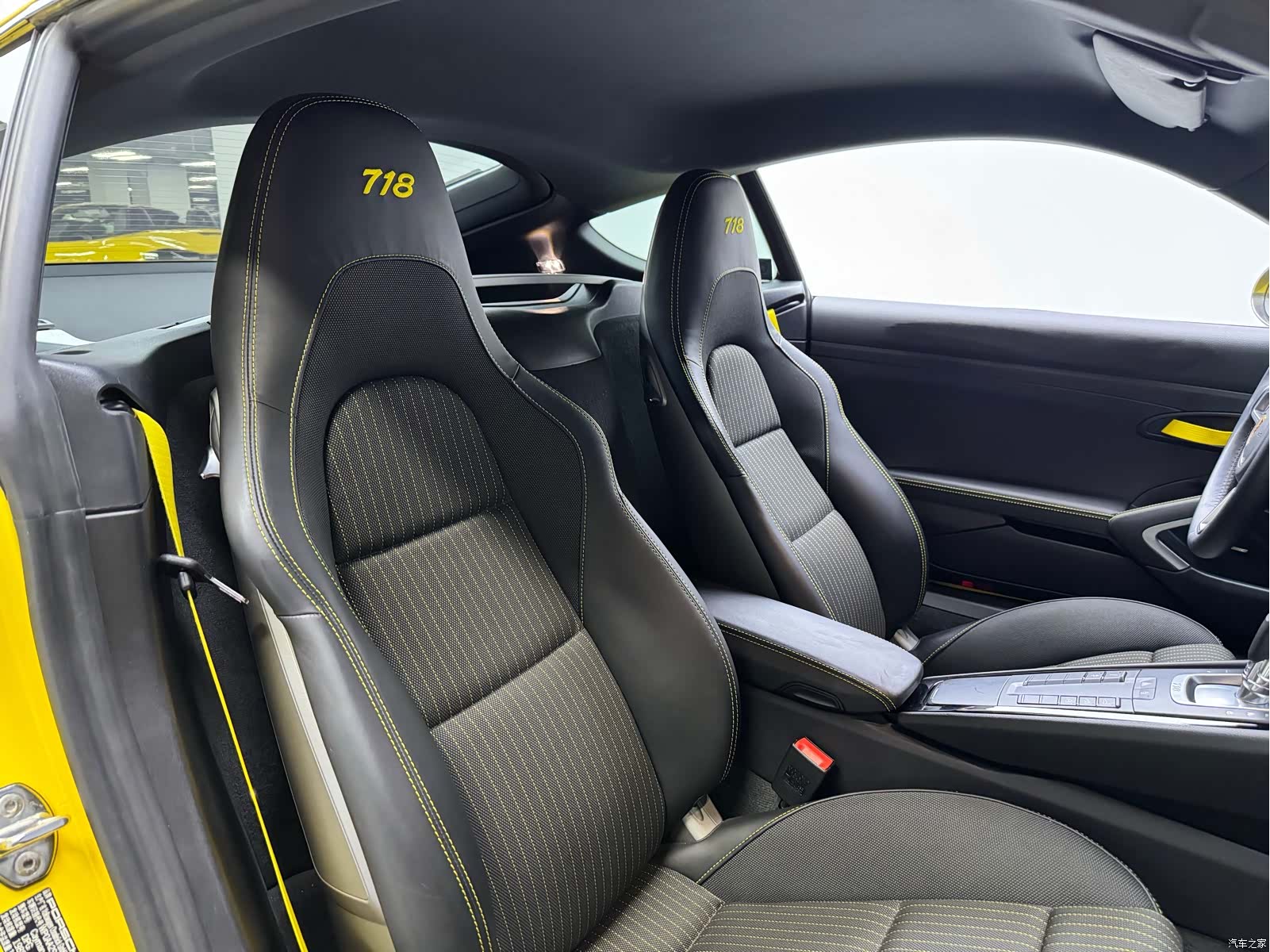 Porsche Cayman, 2020 6