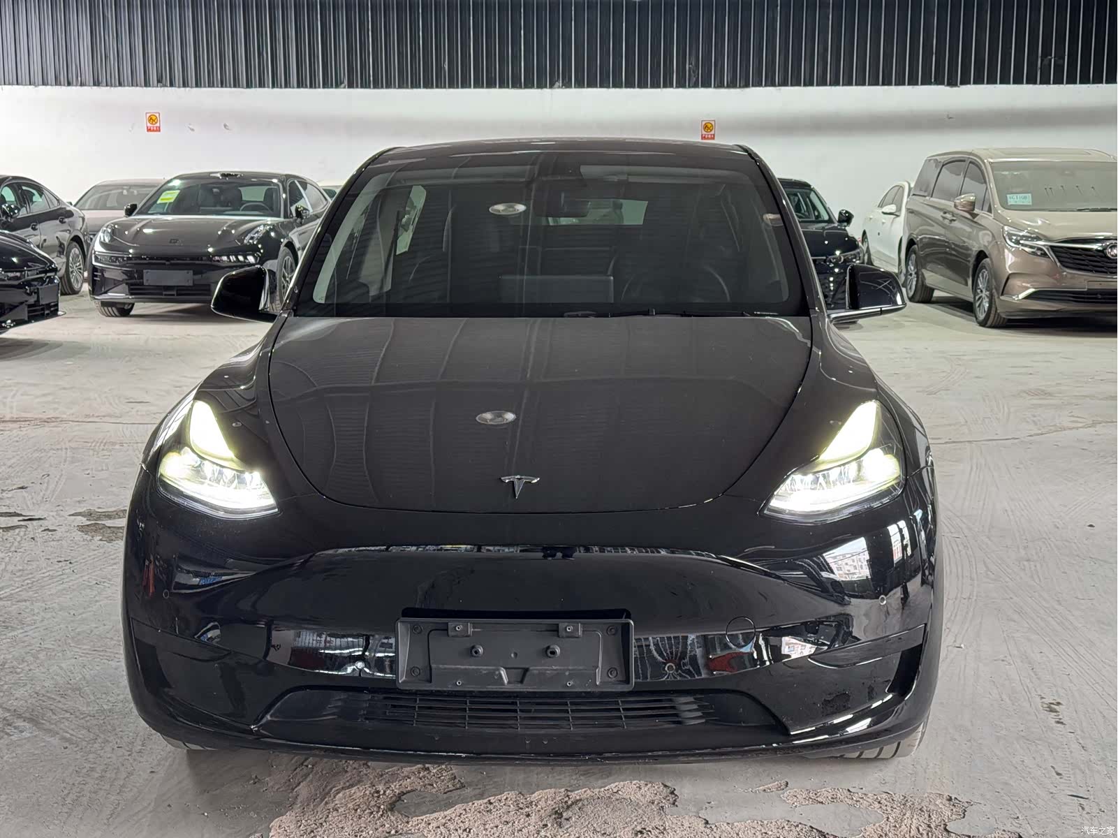 Tesla Model Y, 2023 2