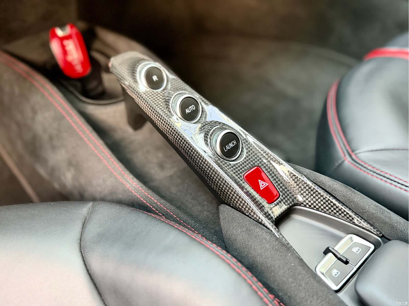 Ferrari F8, 2021 21