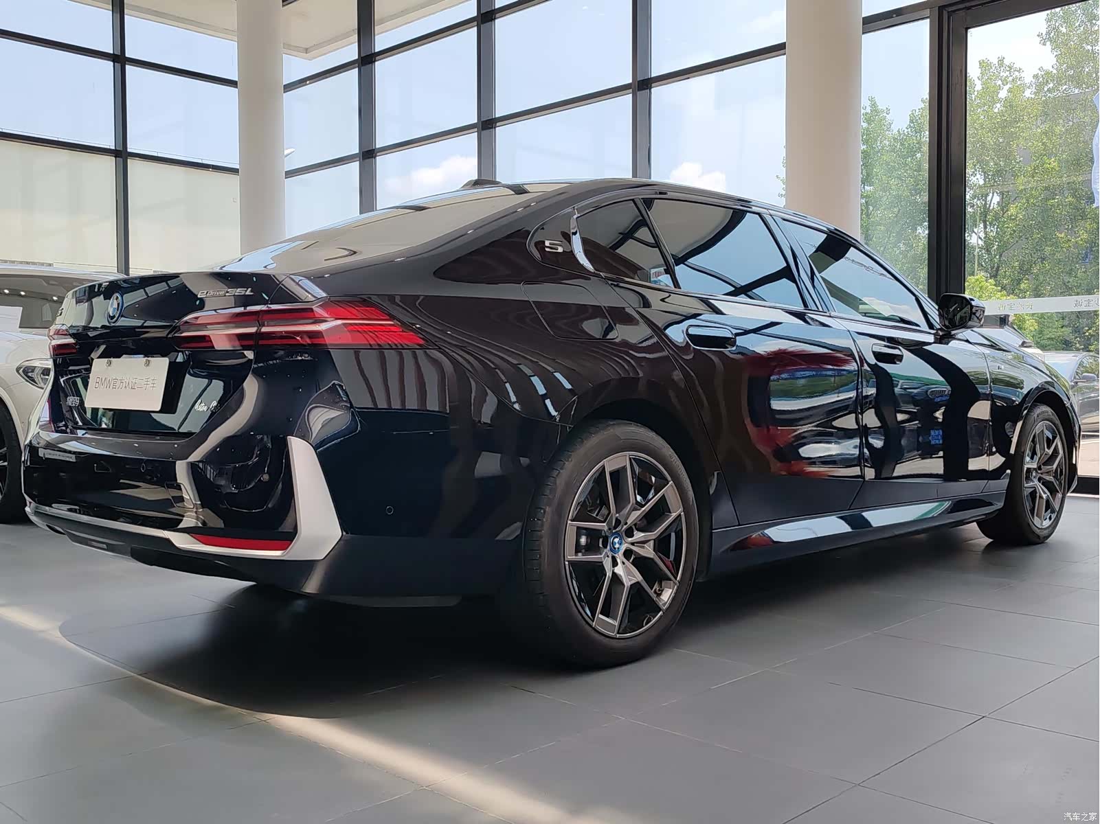 BMW i5, 2024 все фото