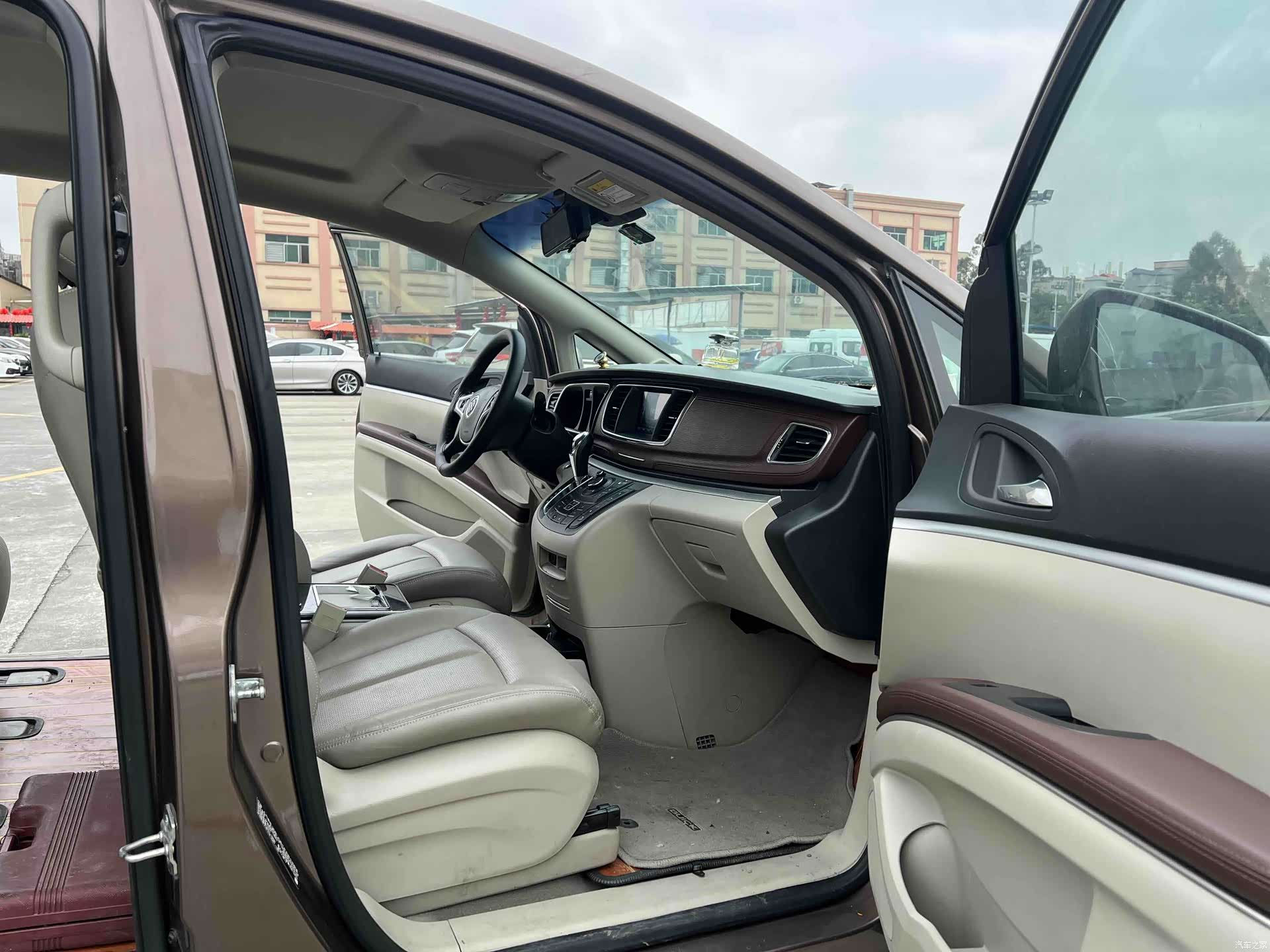 Buick GL8, 2020 7