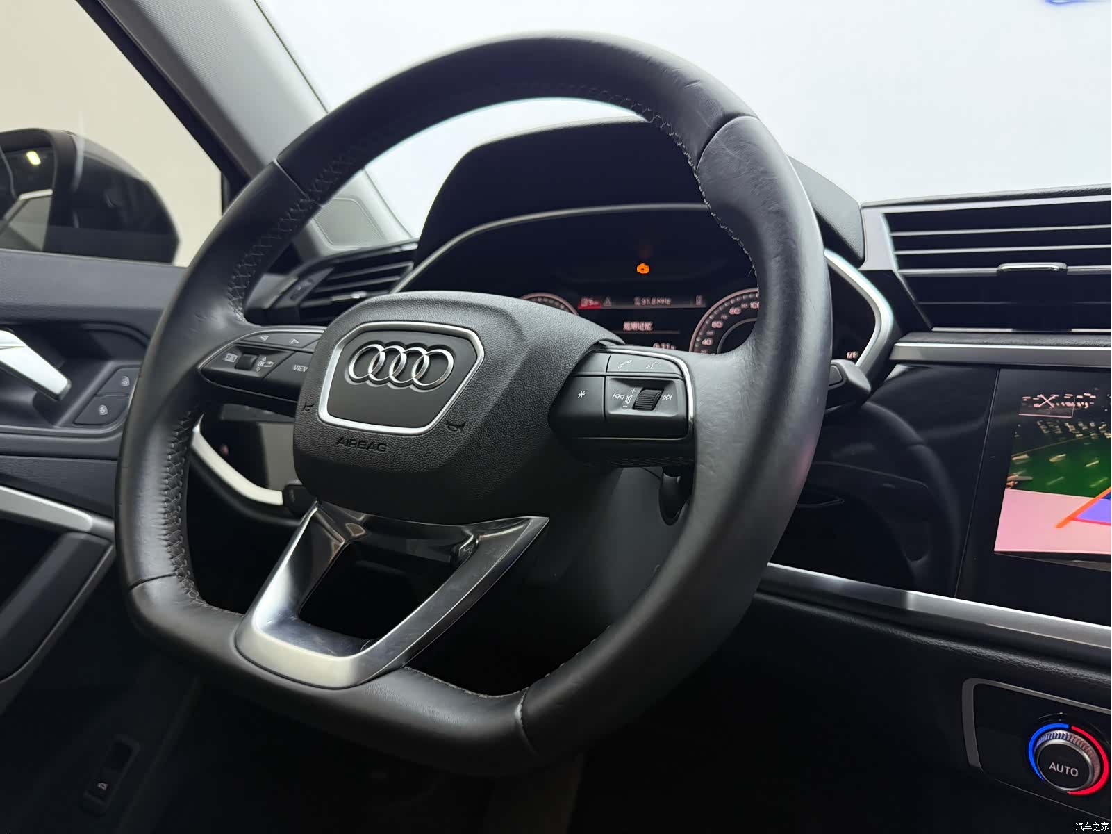 Audi Q3, 2022 13