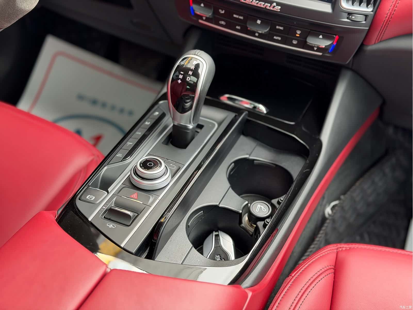 Maserati Levante, 2018 11