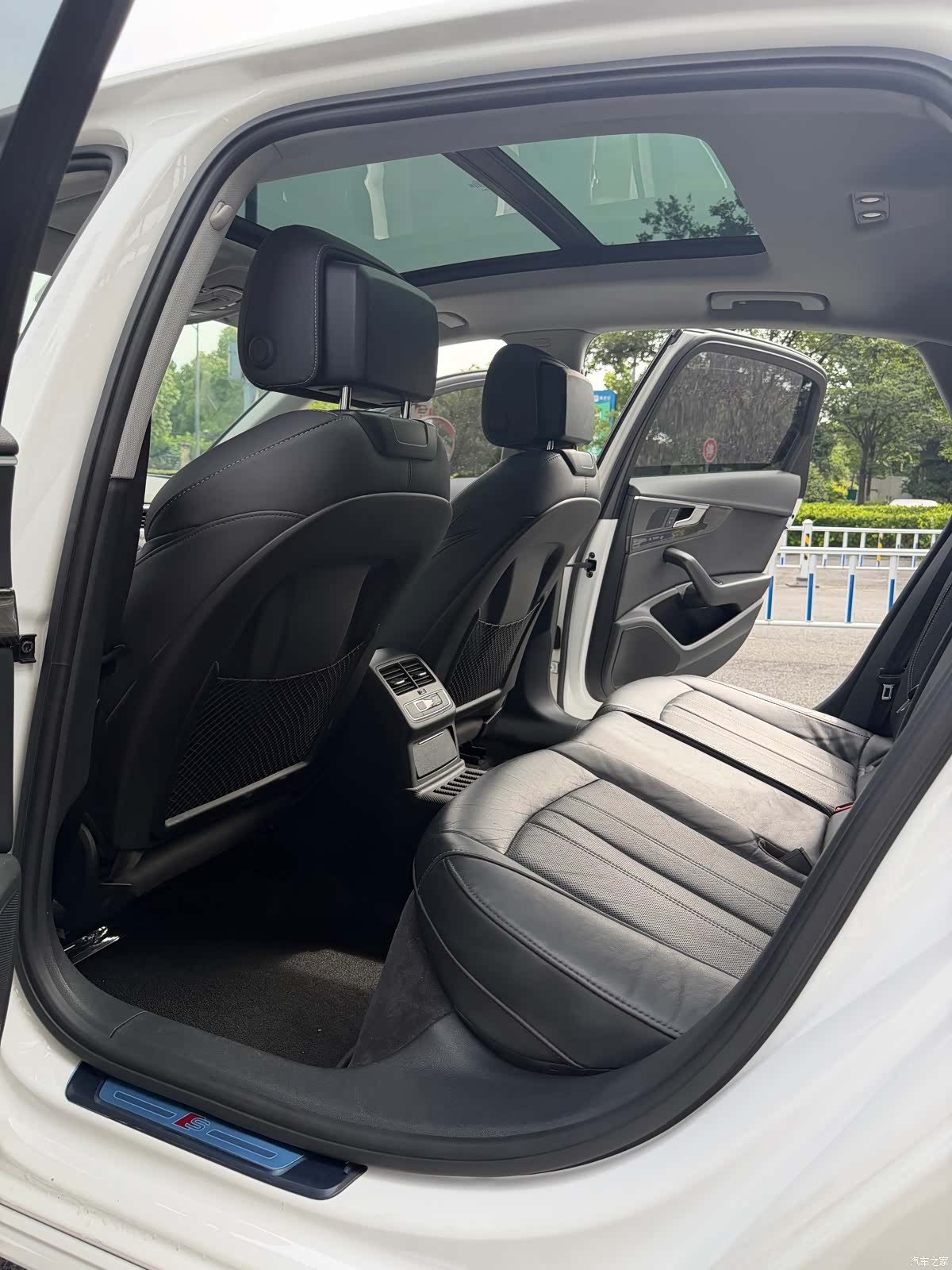 Audi A4L, 2021 9