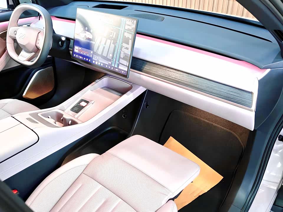 NIO L60 NIO L60