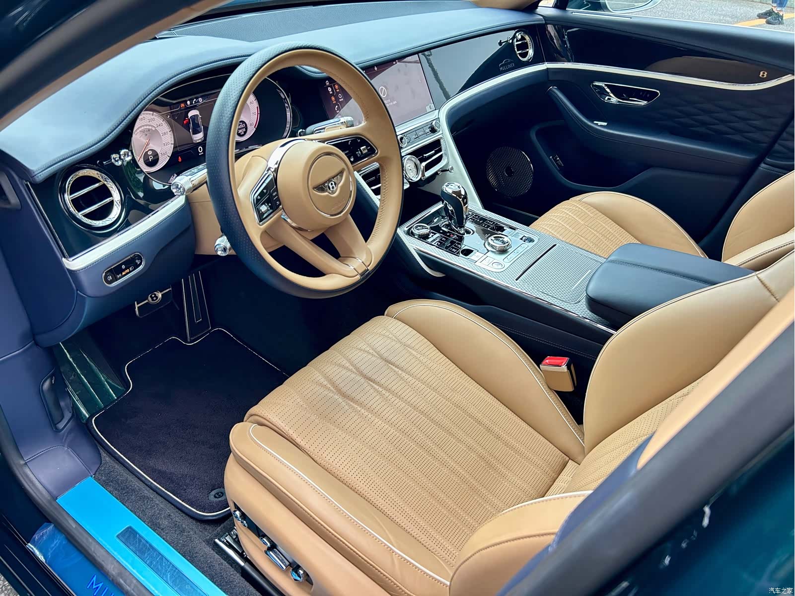 Bentley Flying Spur, 2023 2