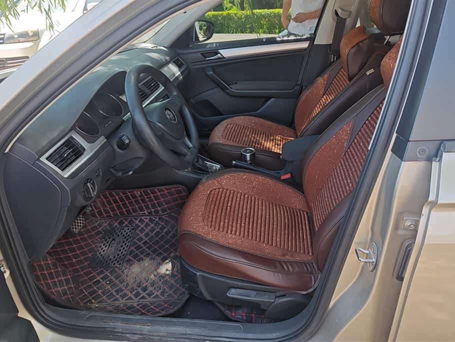 Volkswagen C-TREK Wei Collar