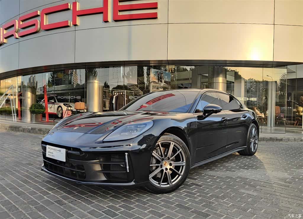 Porsche Panamera, 2024 1
