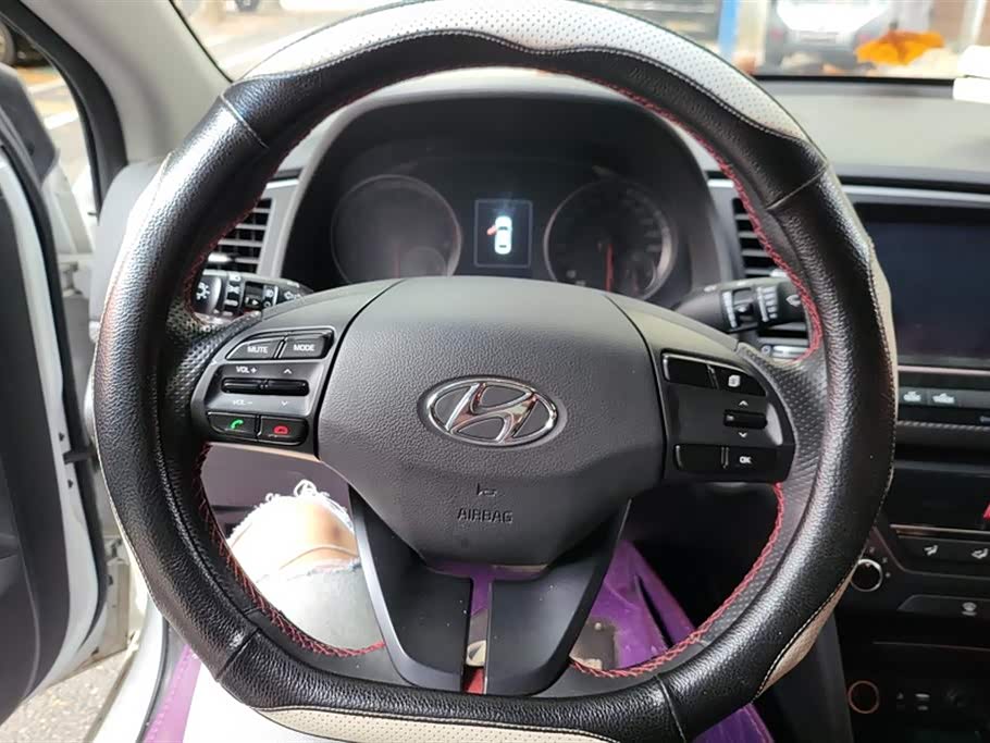 Hyundai Lead