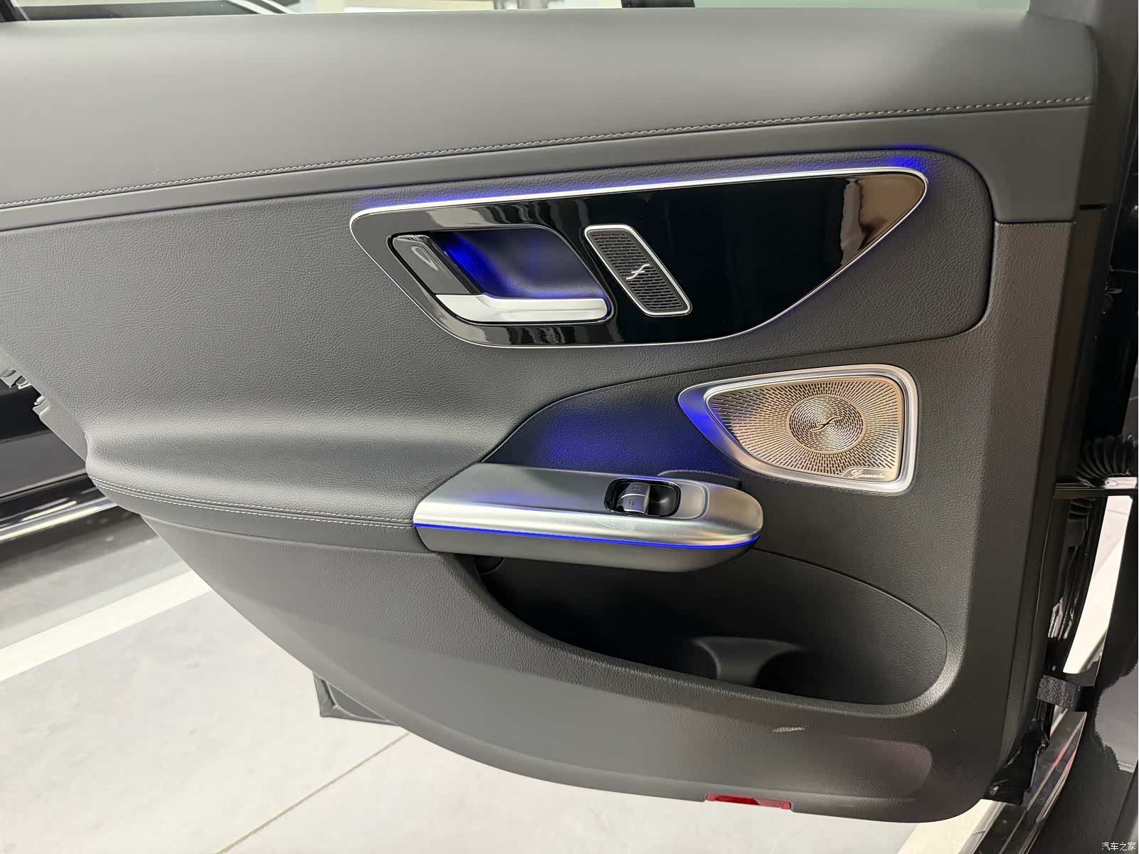 Mercedes-Benz C-Class, 2025 9