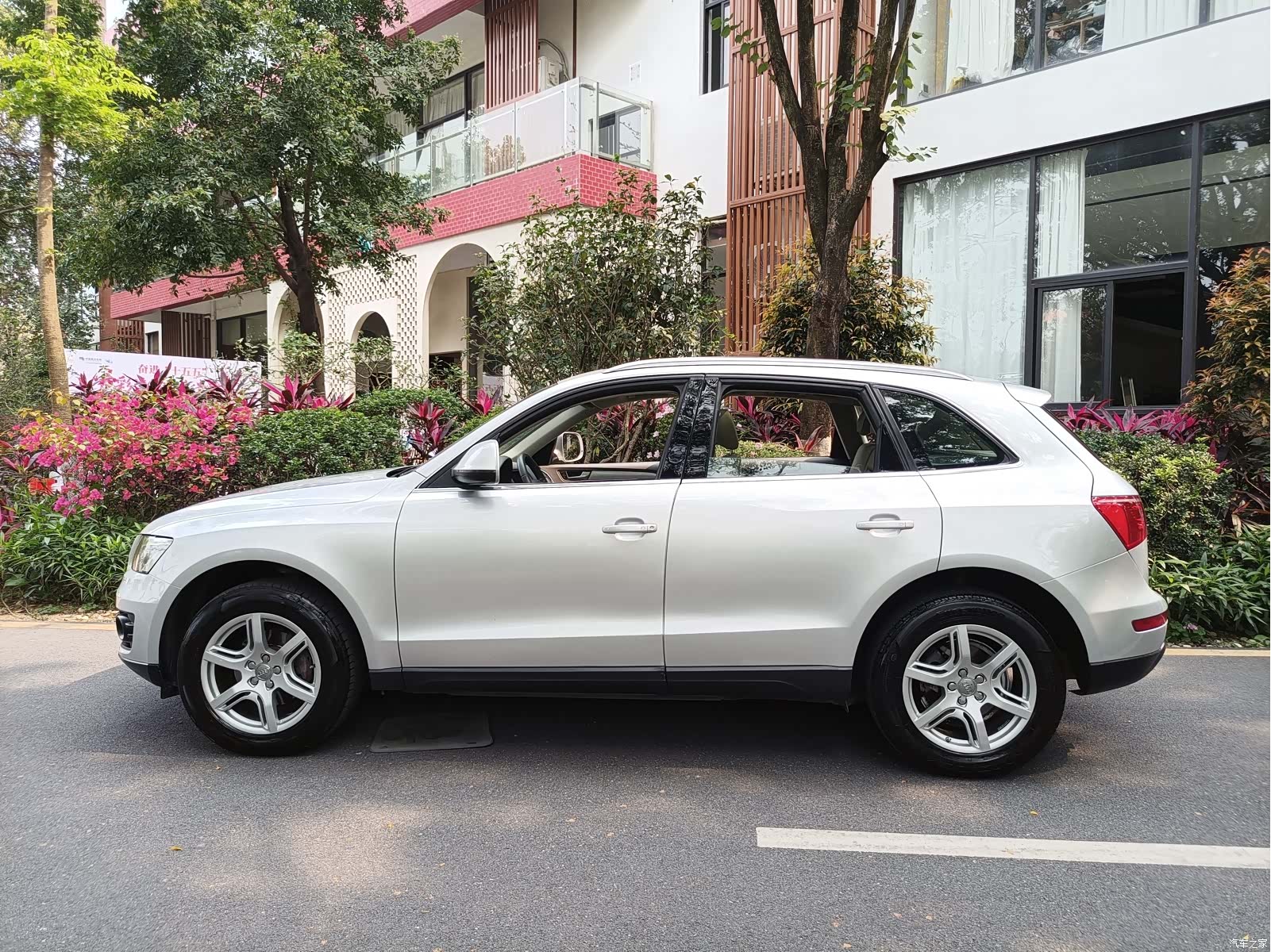 Audi Q5, 2010 3