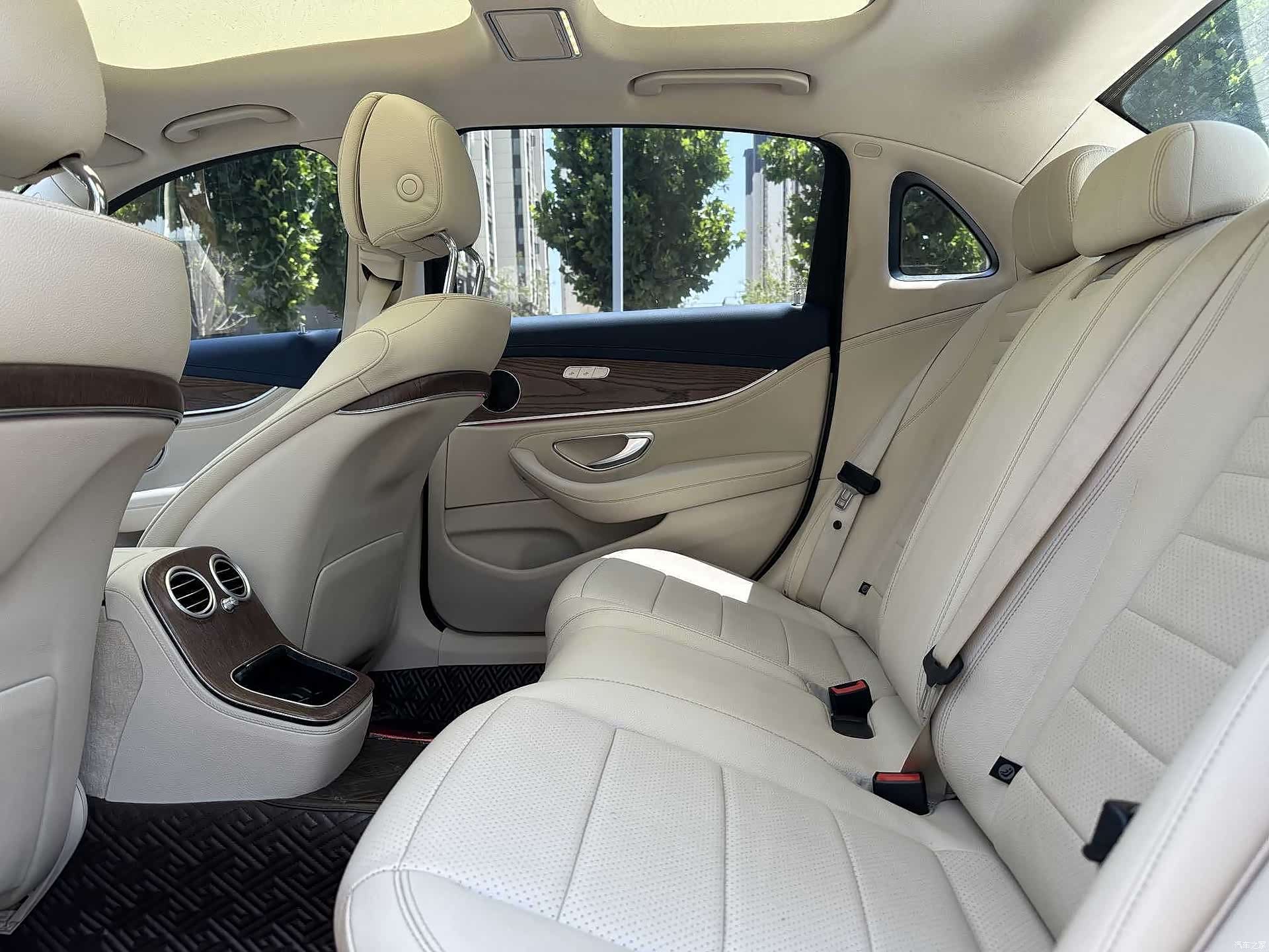 Mercedes-Benz E-Class, 2023 все фото