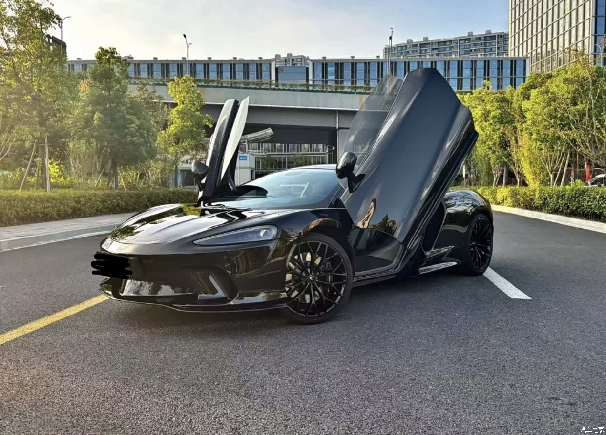 McLaren GT
