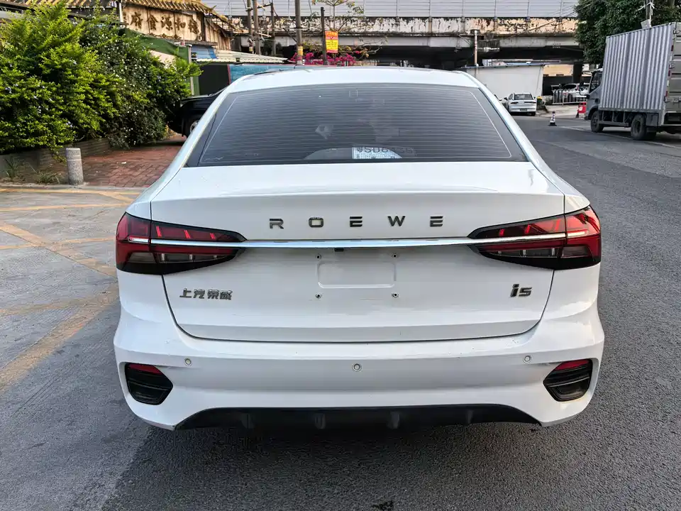 Roewe i5