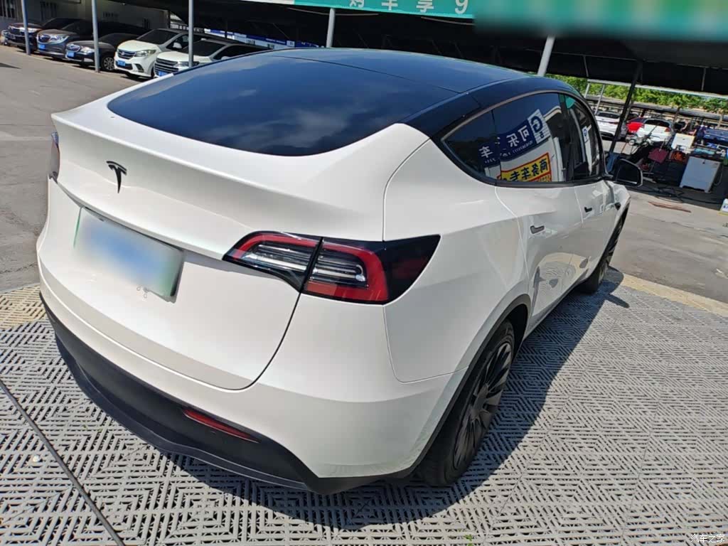 Tesla Model Y, 2022 7