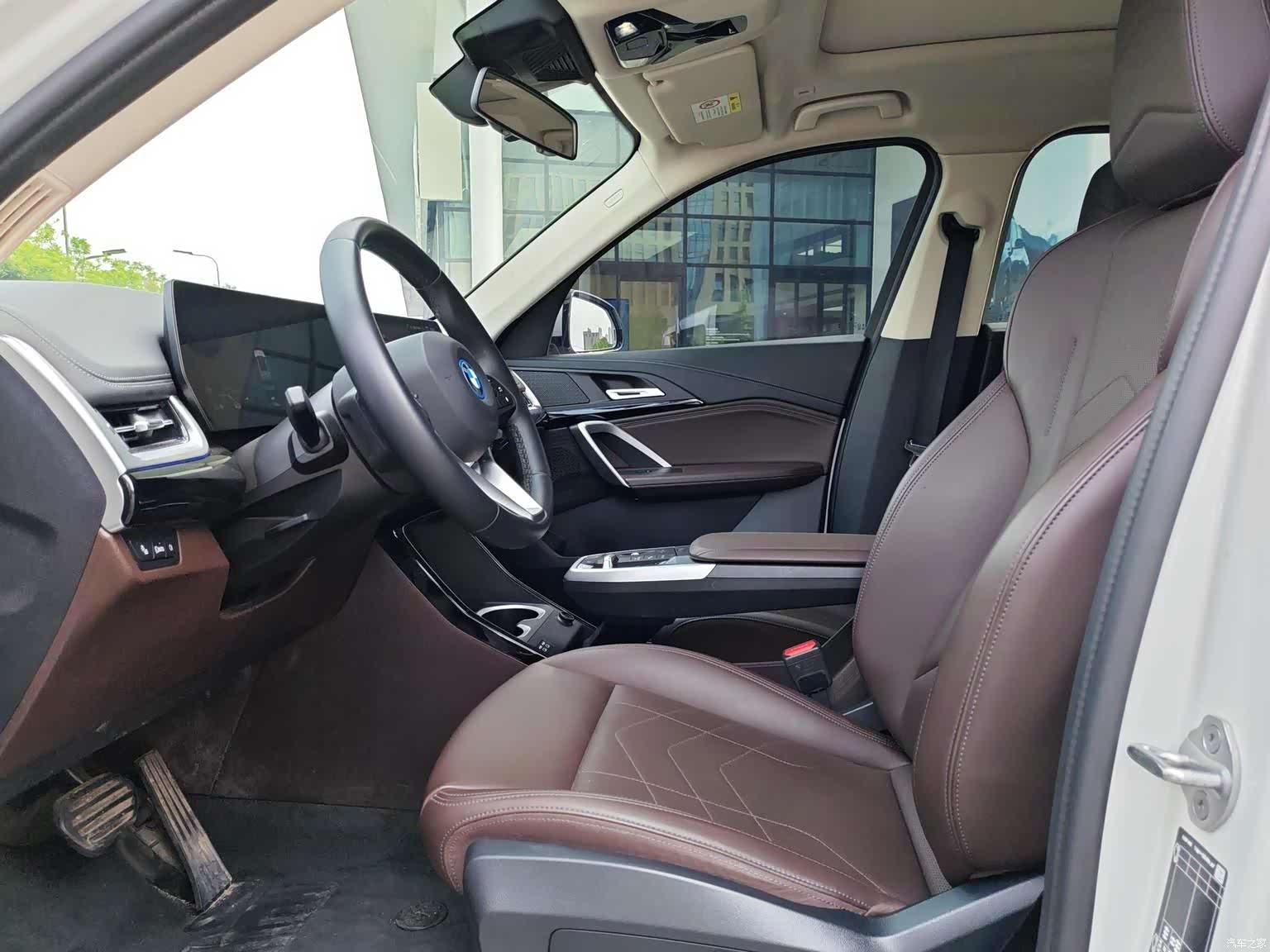BMW iX1, 2024 11