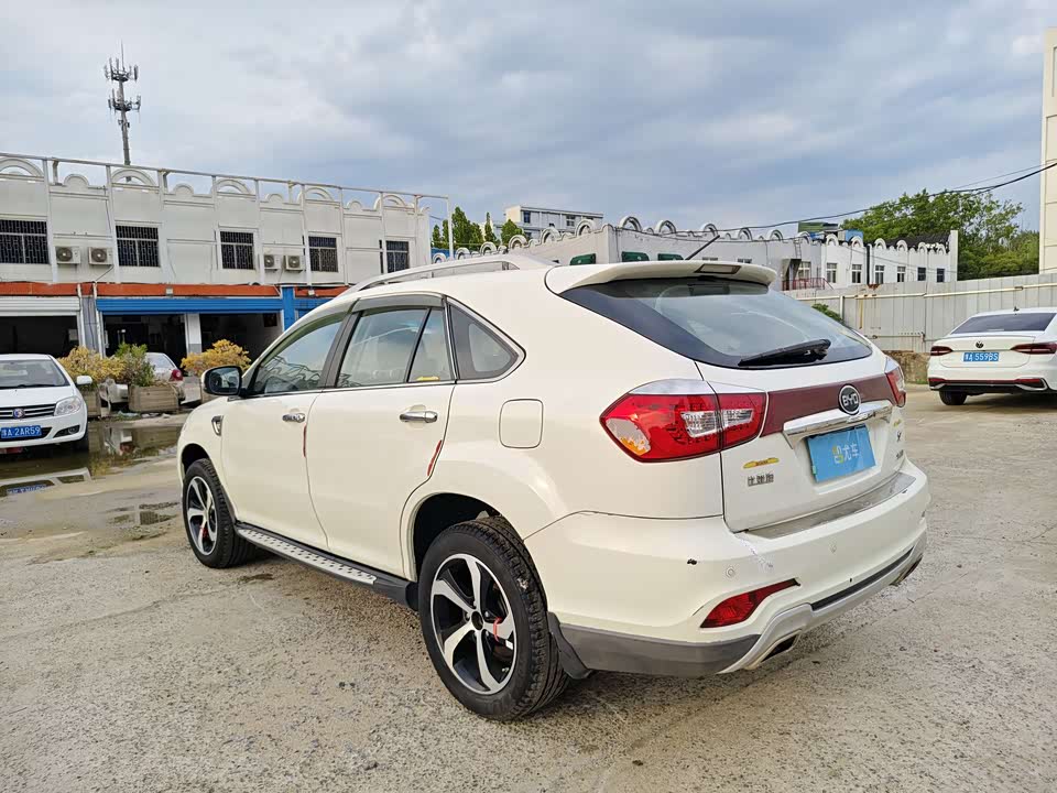 BYD S7