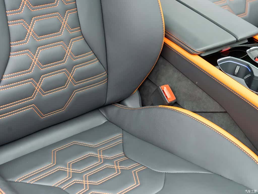 Lamborghini Urus, 2025 16