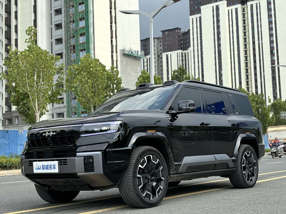 BYD Leopard 8