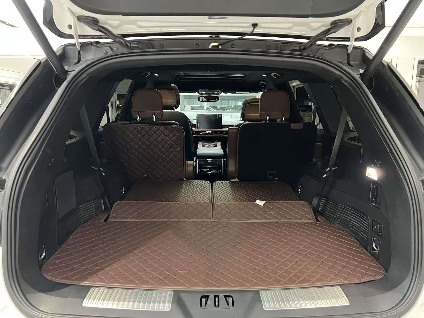 Lincoln Aviator, 2022 9